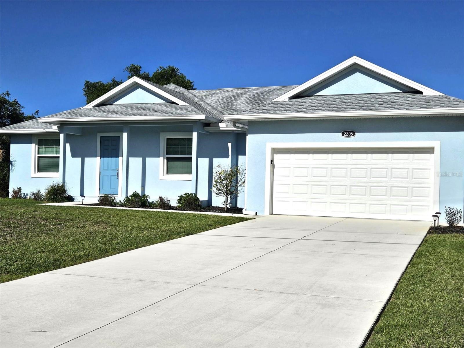 Single Family Residence in PORT CHARLOTTE, FL - Daniel Dourado