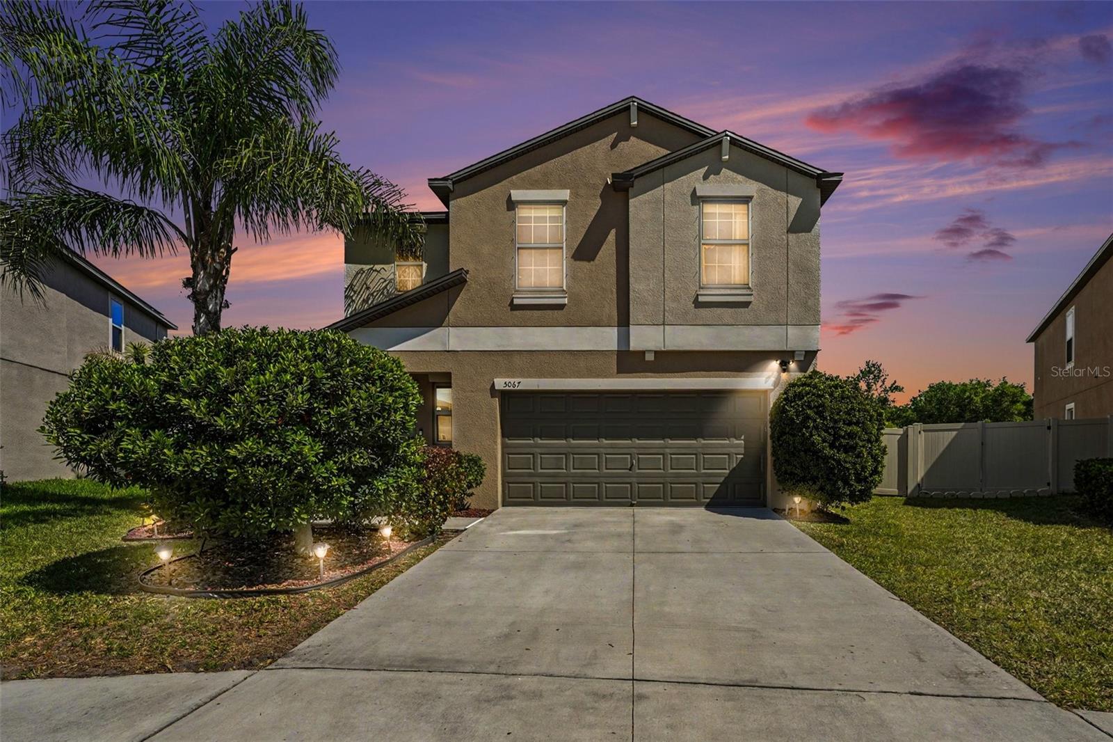 Single Family Residence in WIMAUMA, FL - Daniel Dourado