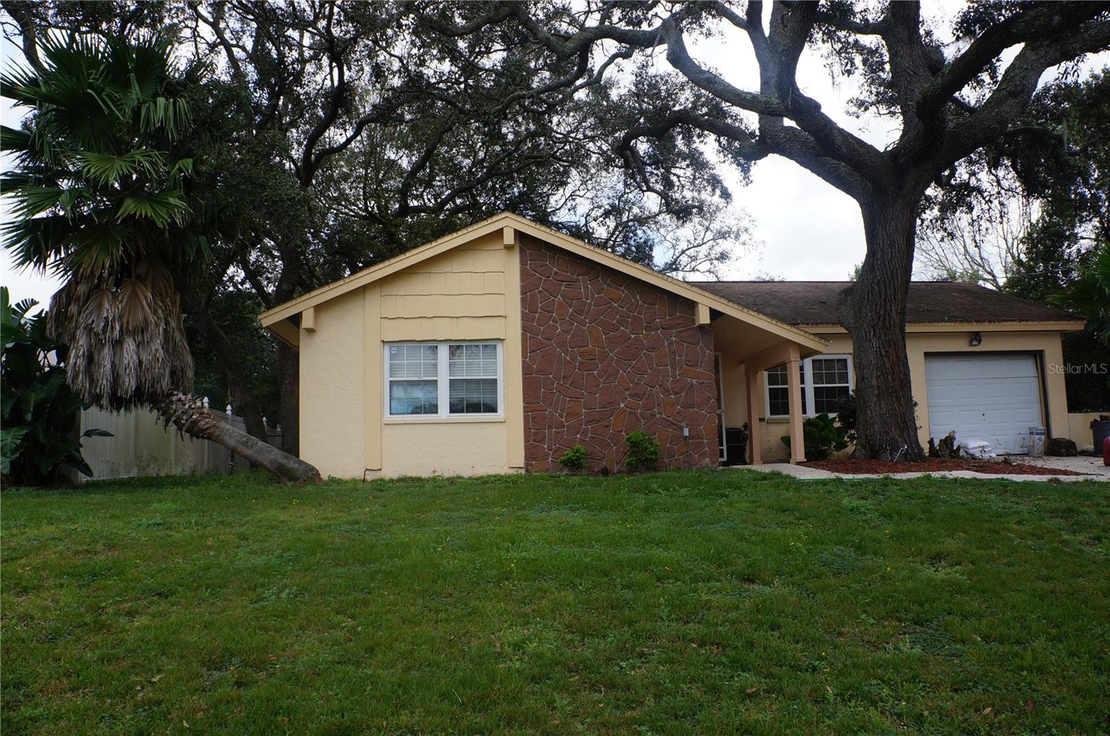 Single Family Residence em SPRING HILL, FL - Daniel Dourado