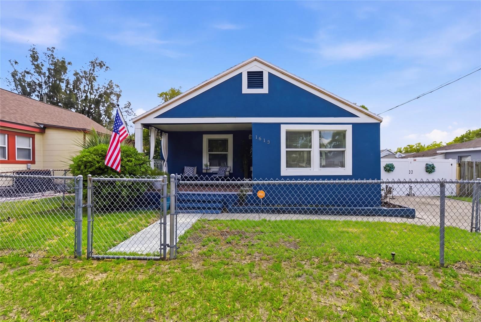 Single Family Residence in TAMPA, FL - Daniel Dourado