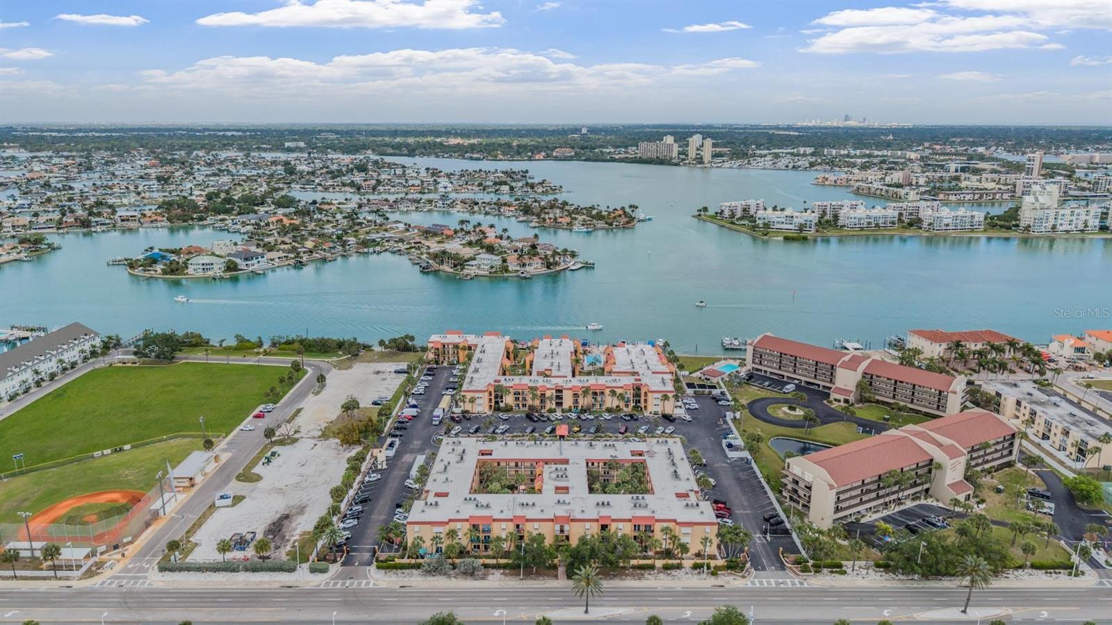 Condominium in ST PETE BEACH, FL - Daniel Dourado