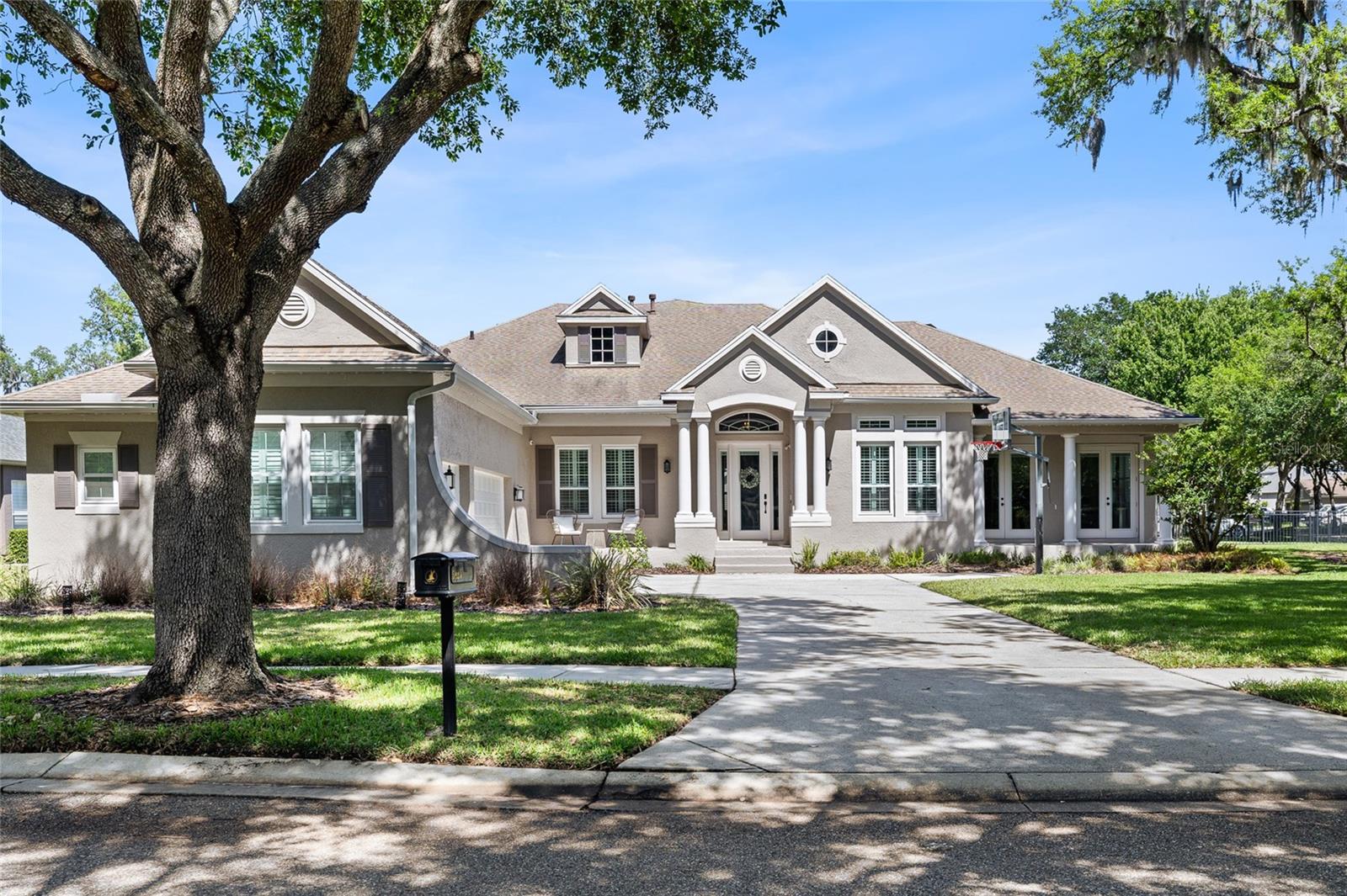 Single Family Residence in LITHIA, FL - Daniel Dourado