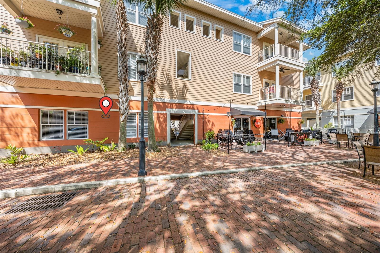 Condominium in GAINESVILLE, FL - Daniel Dourado