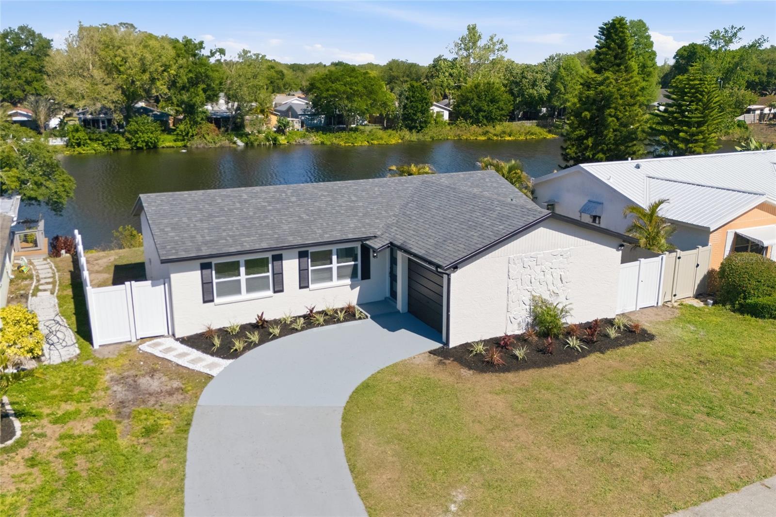 Single Family Residence in DUNEDIN, FL - Daniel Dourado