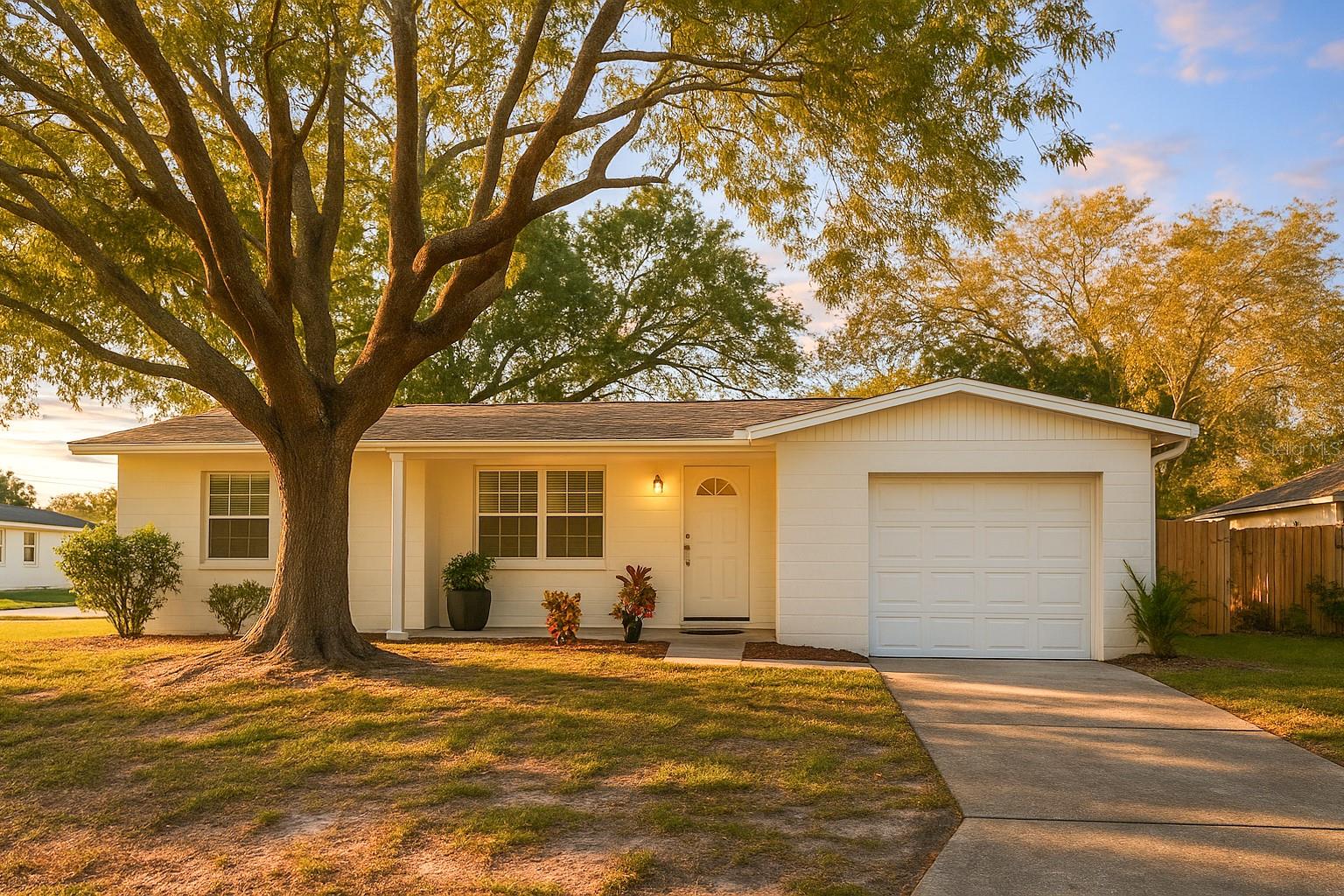 Single Family Residence in BRADENTON, FL - Daniel Dourado