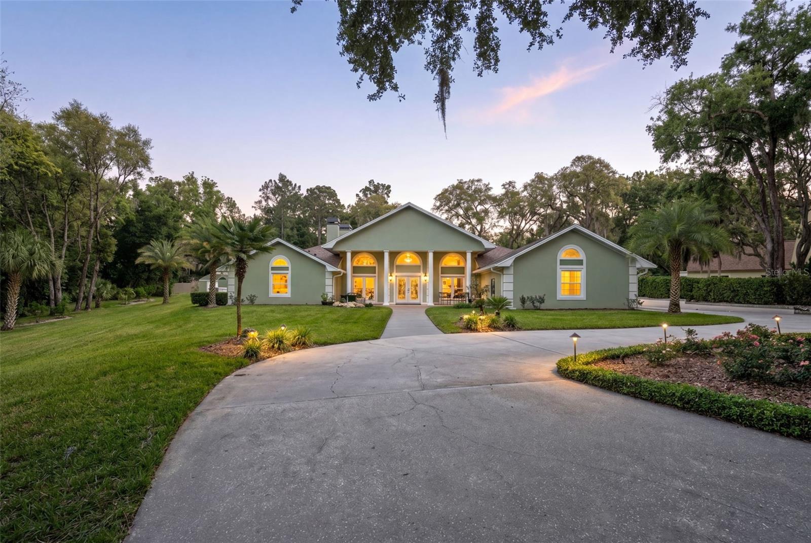 Single Family Residence in LONGWOOD, FL - Daniel Dourado