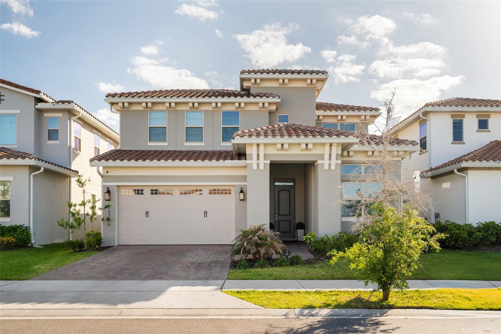 Single Family Residence in ORLANDO, FL - Daniel Dourado