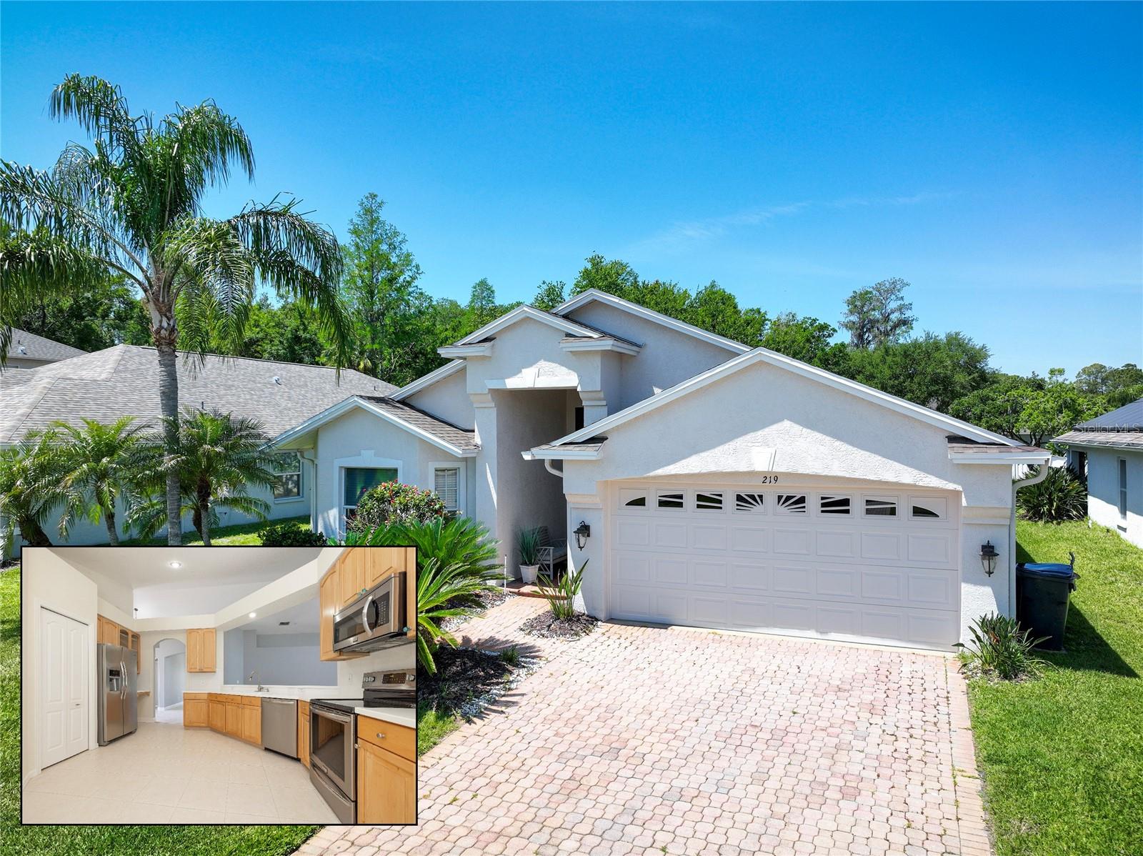 Single Family Residence in OLDSMAR, FL - Daniel Dourado