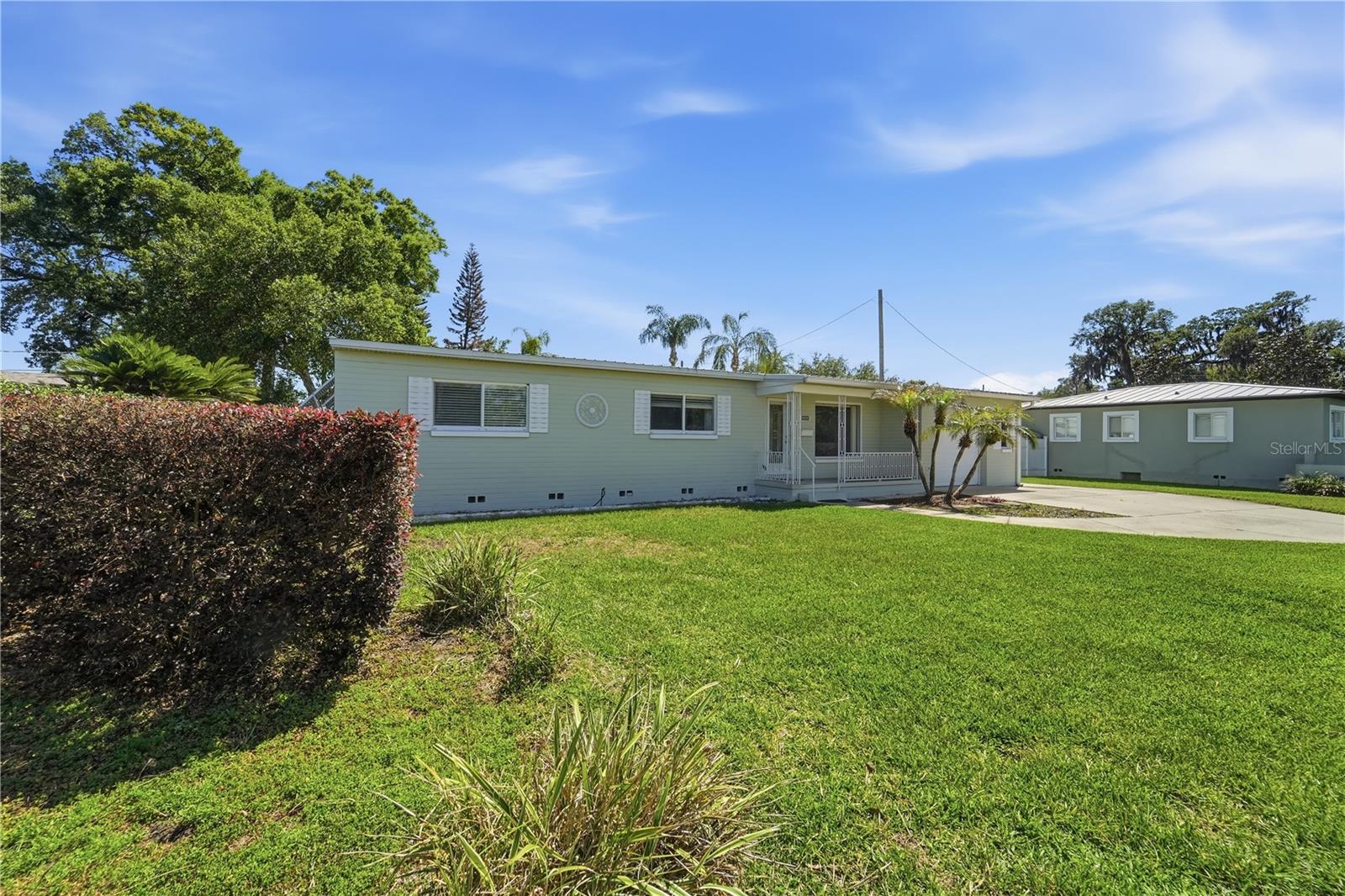 Single Family Residence in ORLANDO, FL - Daniel Dourado