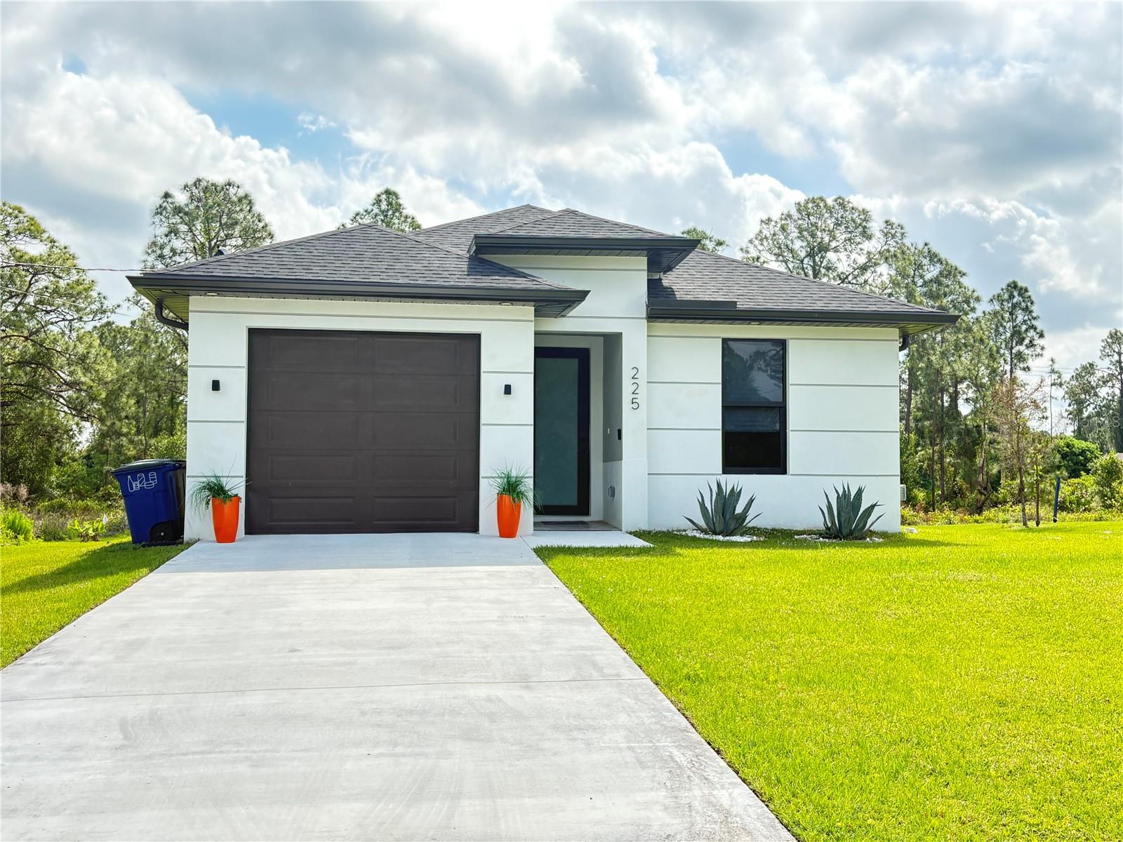 Single Family Residence in LEHIGH ACRES, FL - Daniel Dourado