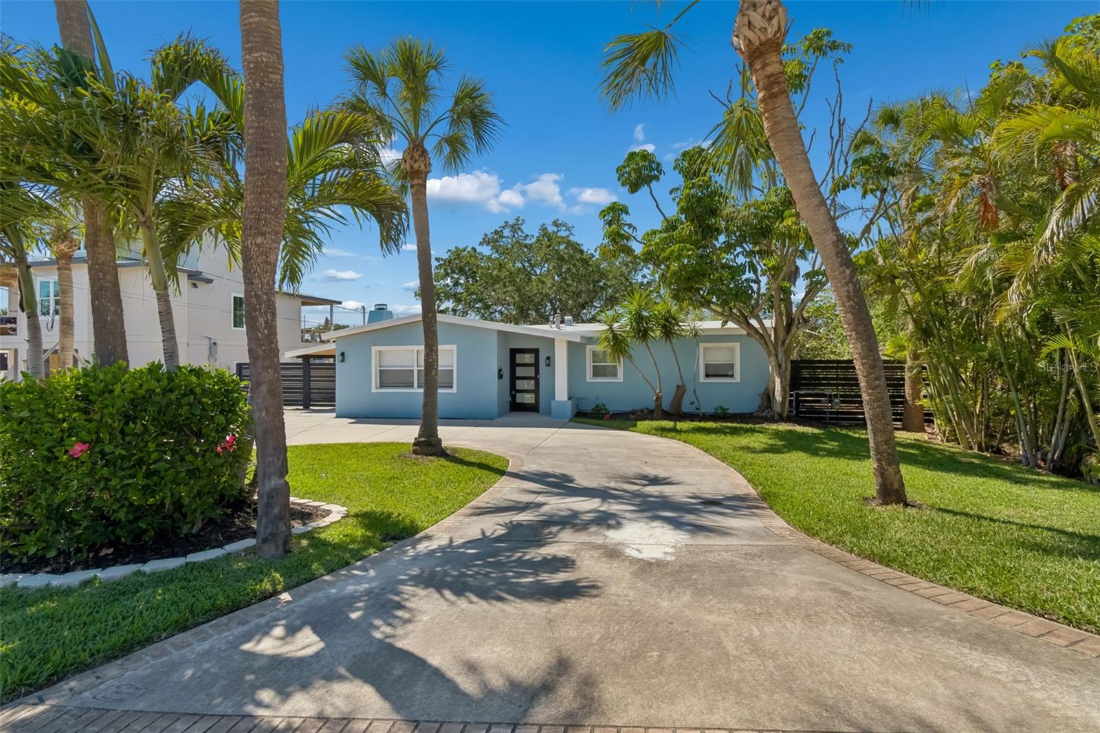 Single Family Residence em ST PETERSBURG, FL - Daniel Dourado