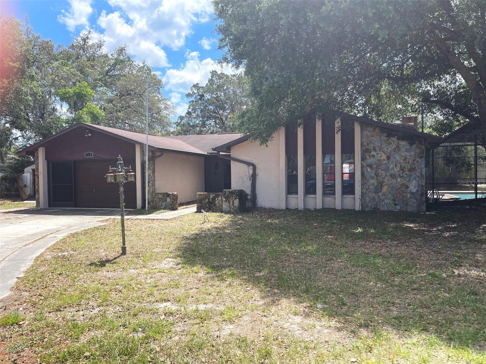 Single Family Residence em SPRING HILL, FL - Daniel Dourado
