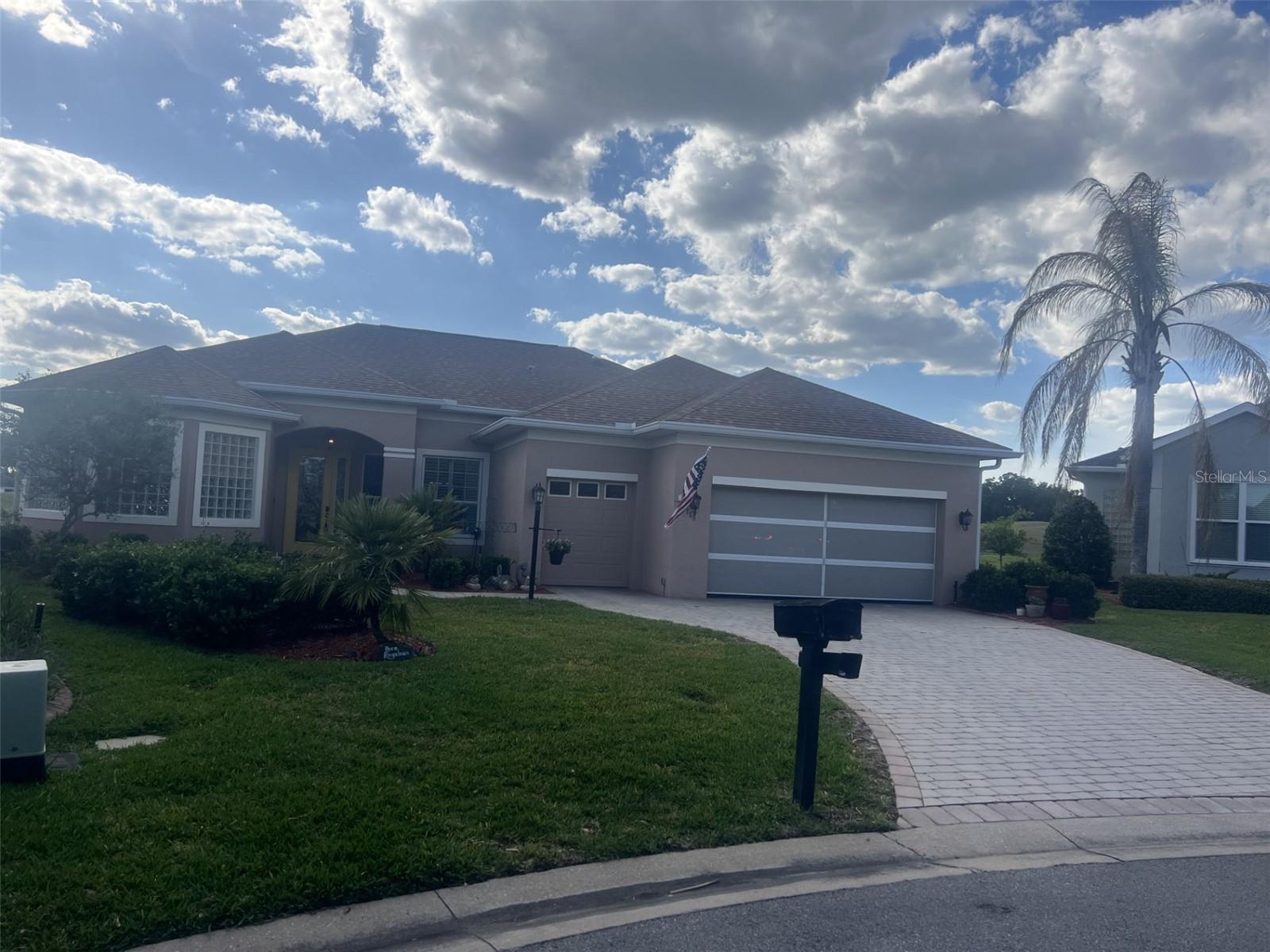 Single Family Residence em SUMMERFIELD, FL - Daniel Dourado