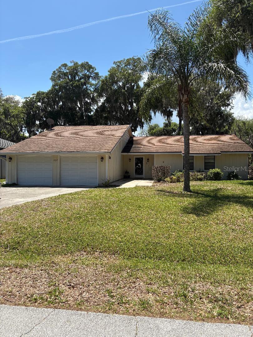 Single Family Residence in EDGEWATER, FL - Daniel Dourado