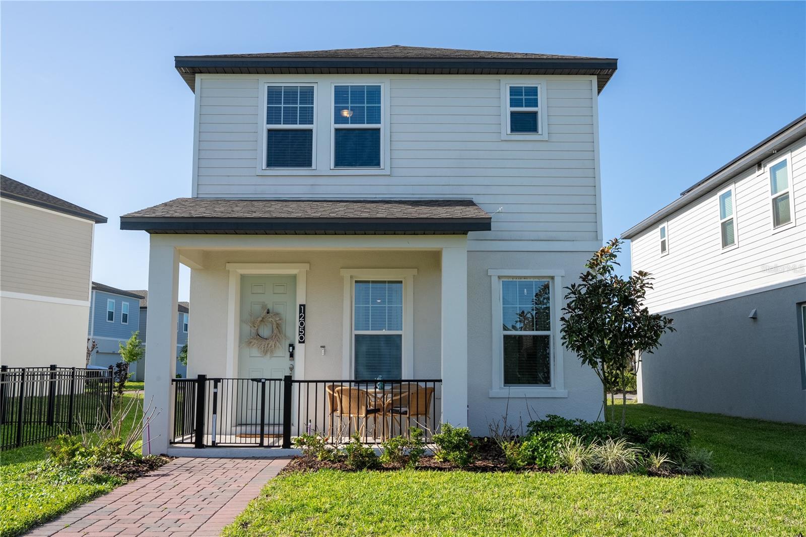 Single Family Residence in WINTER GARDEN, FL - Daniel Dourado