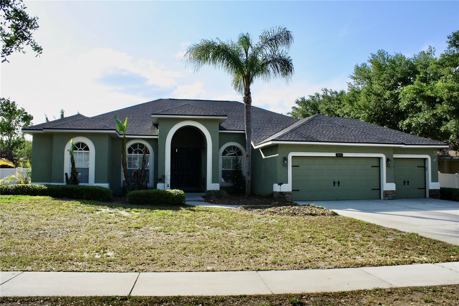 Single Family Residence in RIVERVIEW, FL - Daniel Dourado