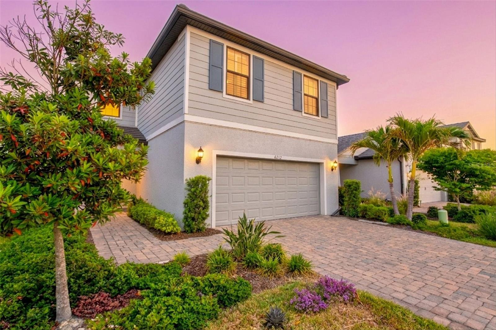 Single Family Residence in NOKOMIS, FL - Daniel Dourado