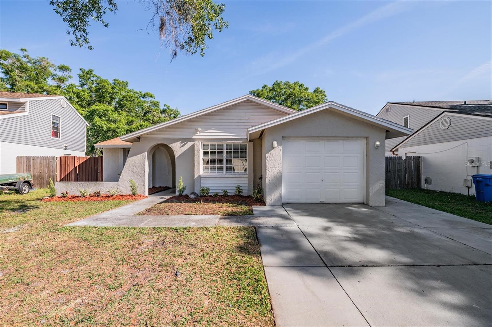 Single Family Residence in TAMPA, FL - Daniel Dourado