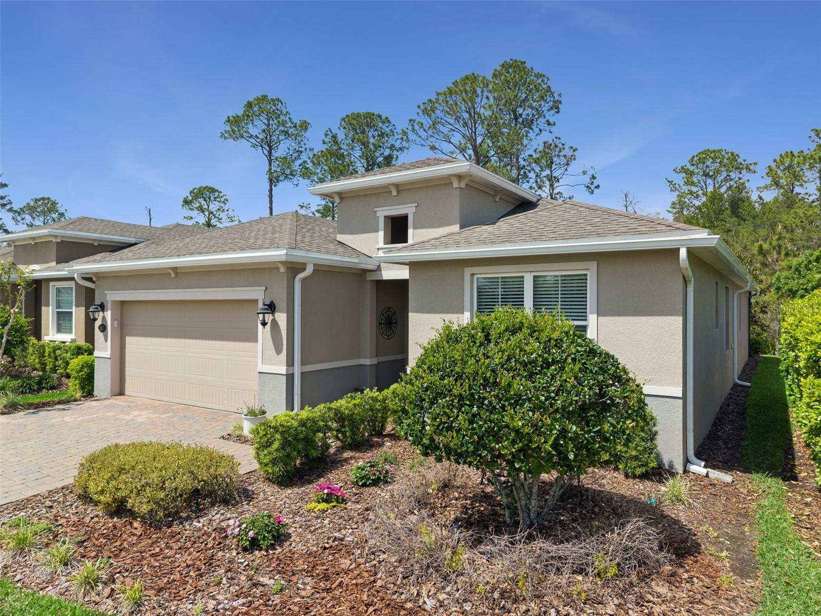 Single Family Residence in DELAND, FL - Daniel Dourado