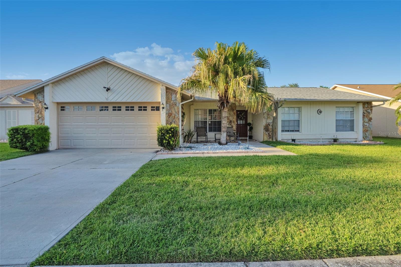 Single Family Residence in TAMPA, FL - Daniel Dourado