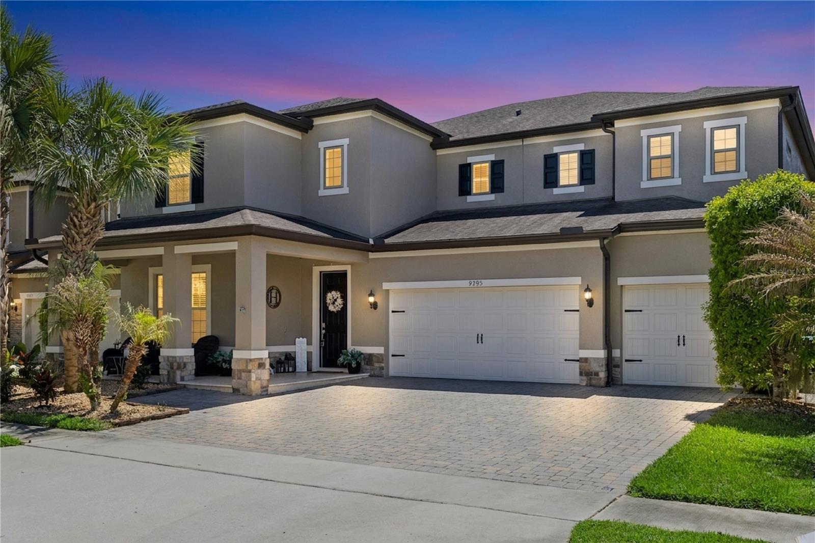 Single Family Residence in ORLANDO, FL - Daniel Dourado