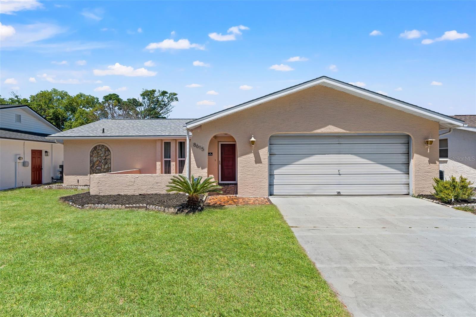 Single Family Residence in PORT RICHEY, FL - Daniel Dourado