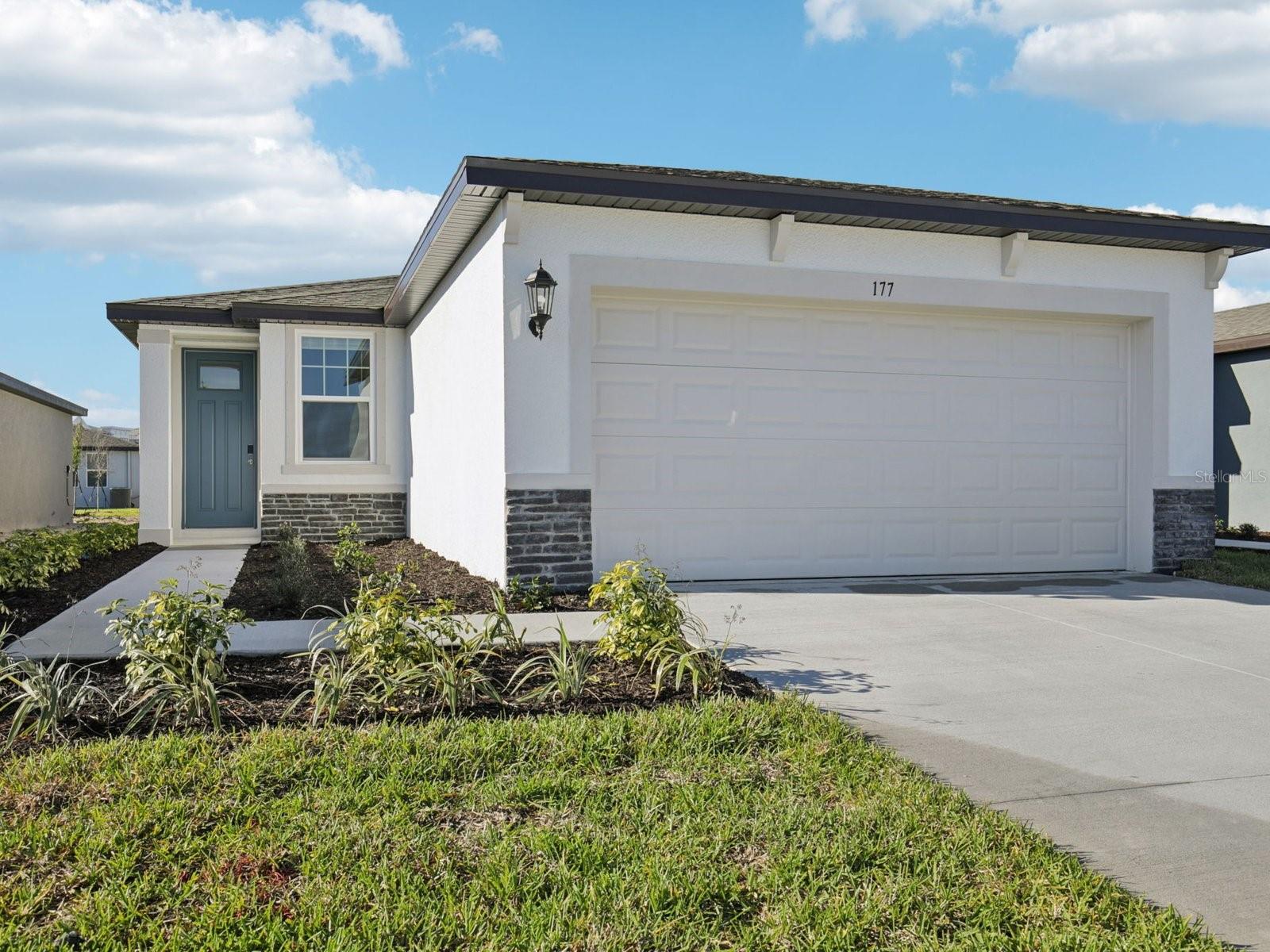 Single Family Residence in NOKOMIS, FL - Daniel Dourado