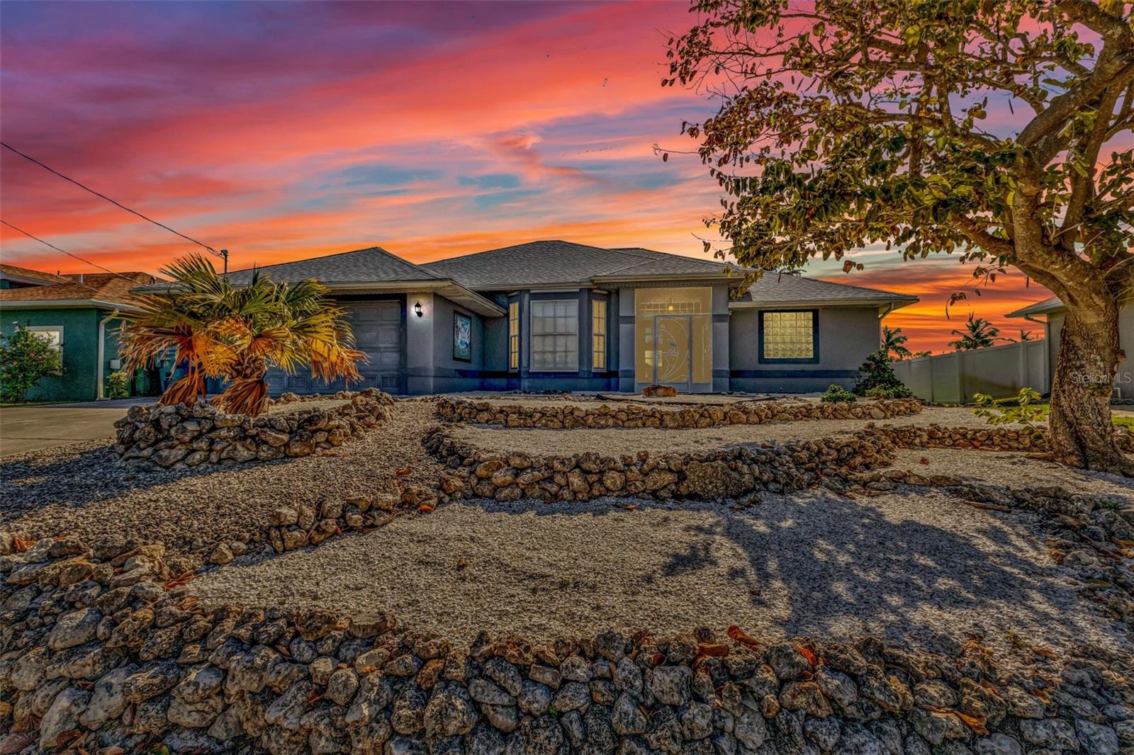 Single Family Residence in PORT CHARLOTTE, FL - Daniel Dourado