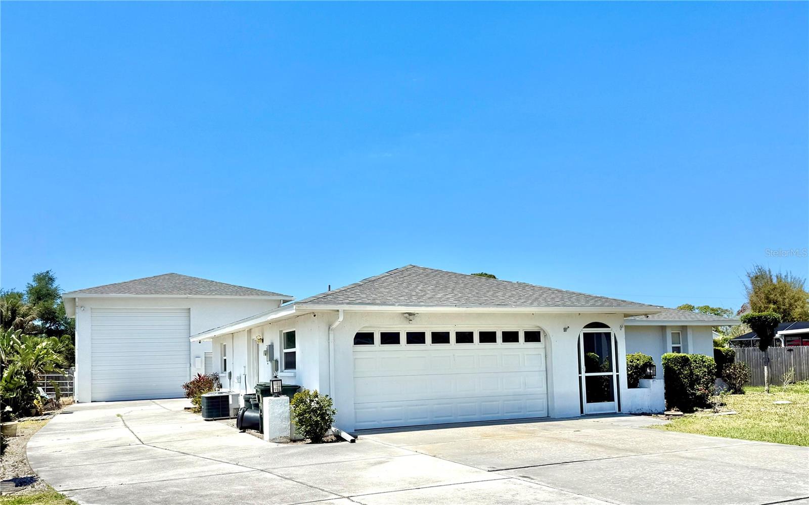 Single Family Residence in NOKOMIS, FL - Daniel Dourado