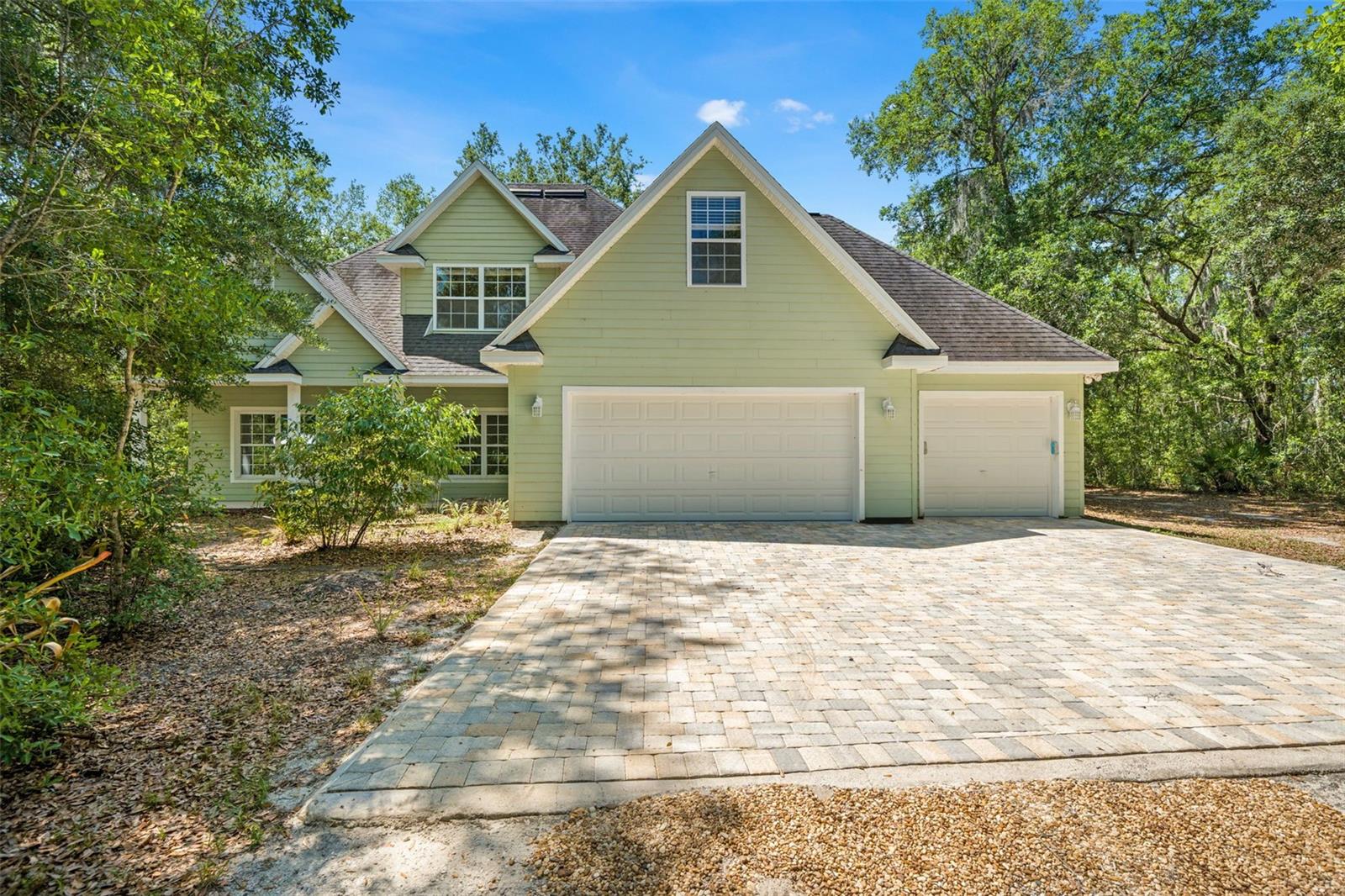 Single Family Residence in BROOKSVILLE, FL - Daniel Dourado