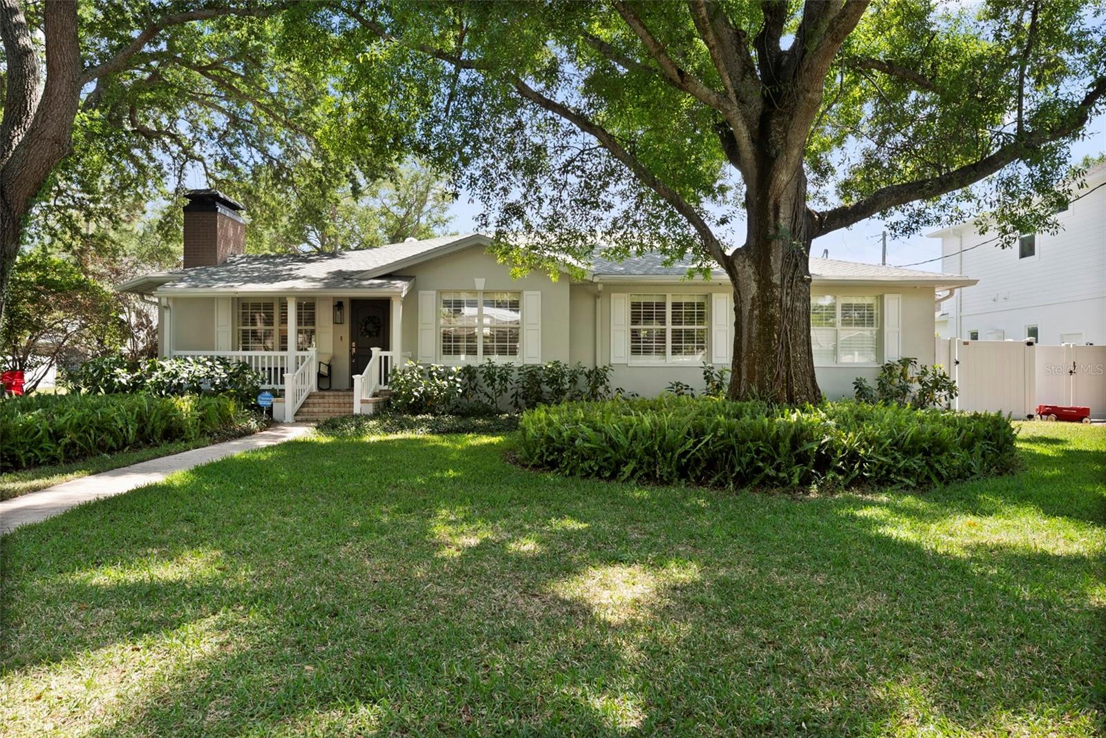 Single Family Residence in TAMPA, FL - Daniel Dourado