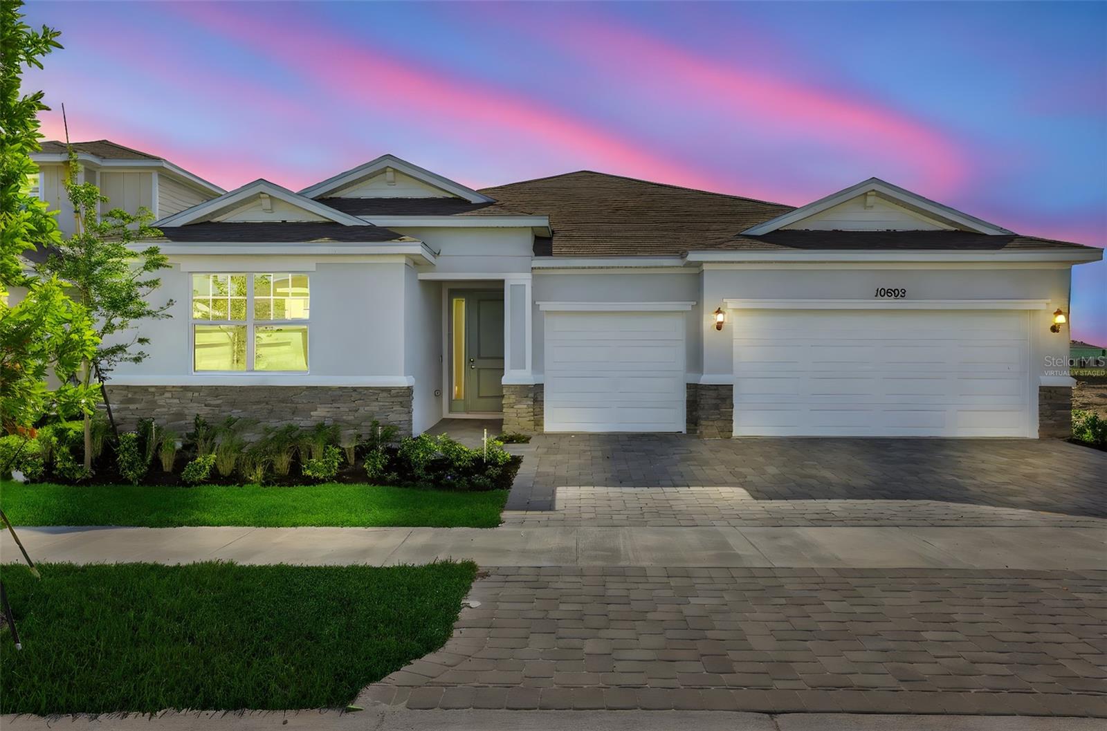 Single Family Residence in PORT ST LUCIE, FL - Daniel Dourado