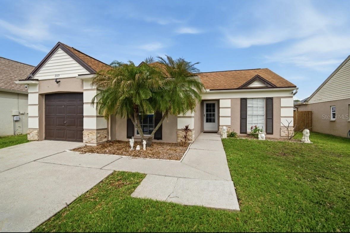 Single Family Residence in BRANDON, FL - Daniel Dourado