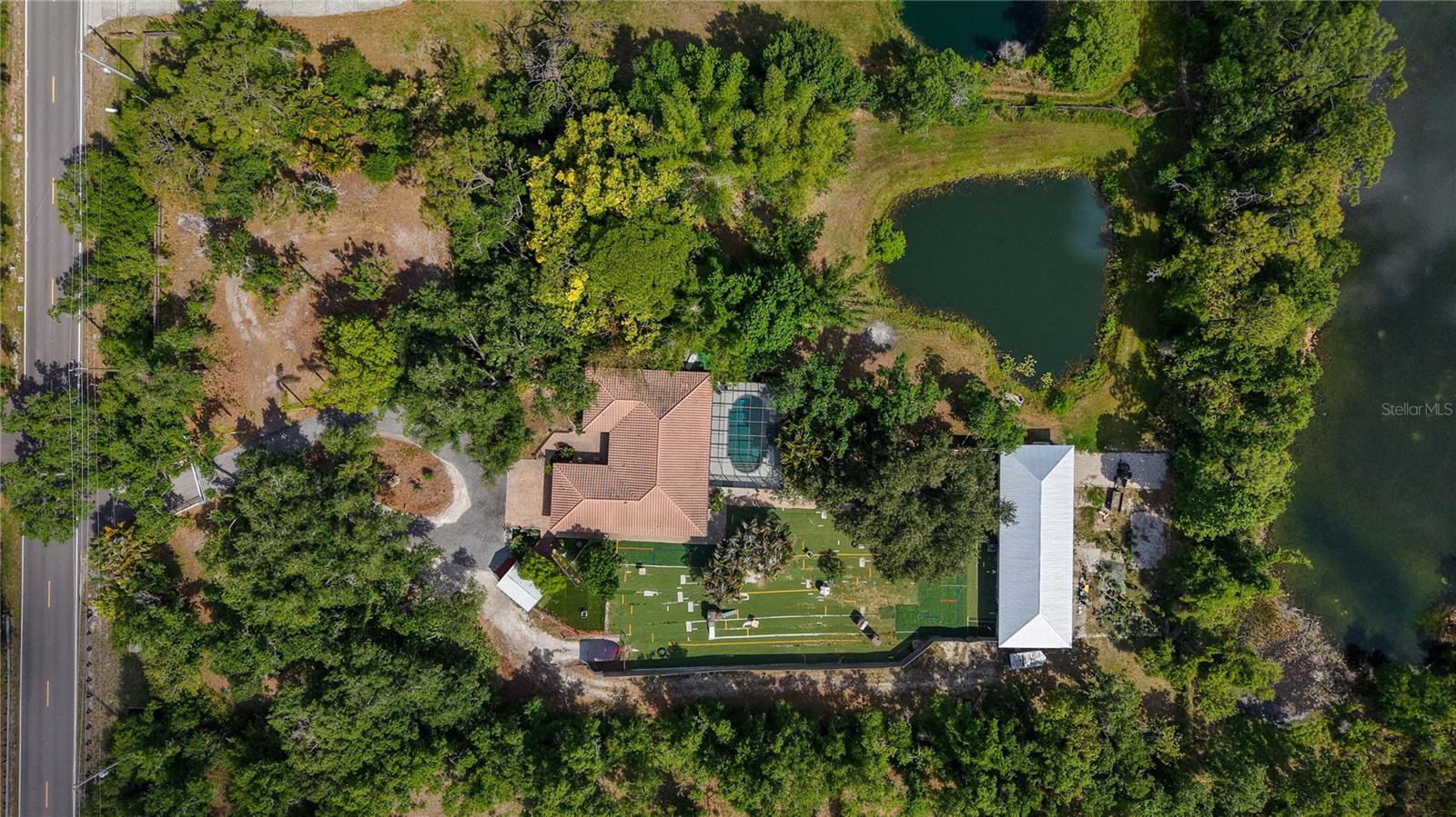 Single Family Residence in SARASOTA, FL - Daniel Dourado