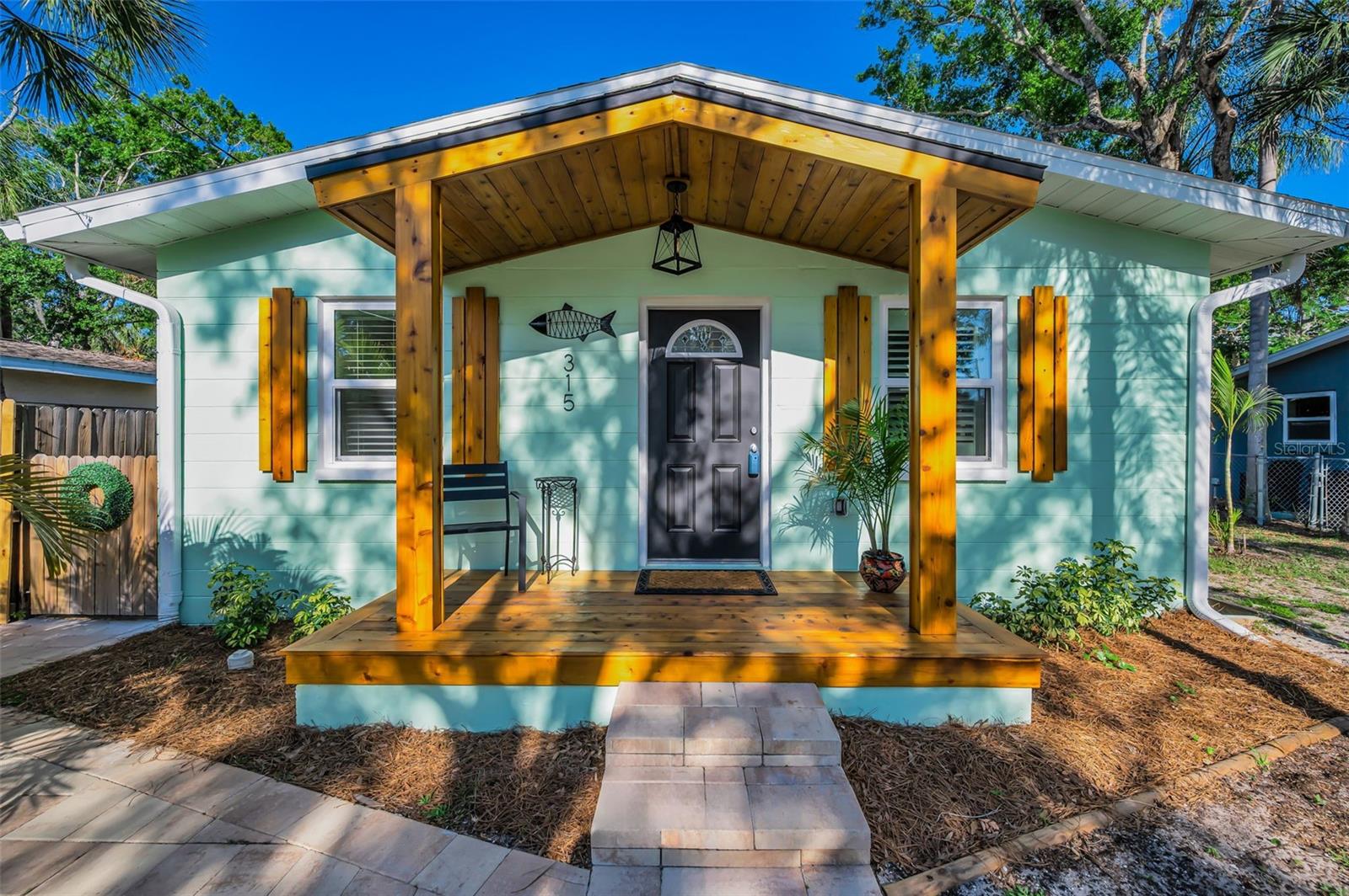 Single Family Residence in TARPON SPRINGS, FL - Daniel Dourado
