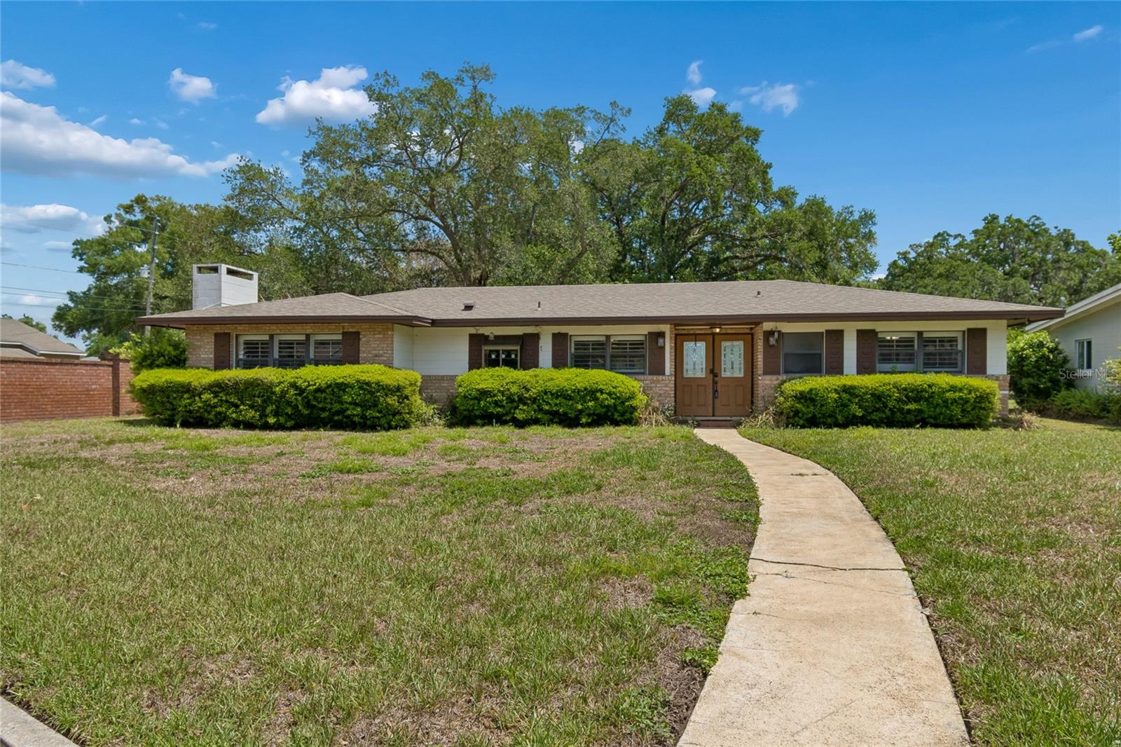 Single Family Residence in ORLANDO, FL - Daniel Dourado