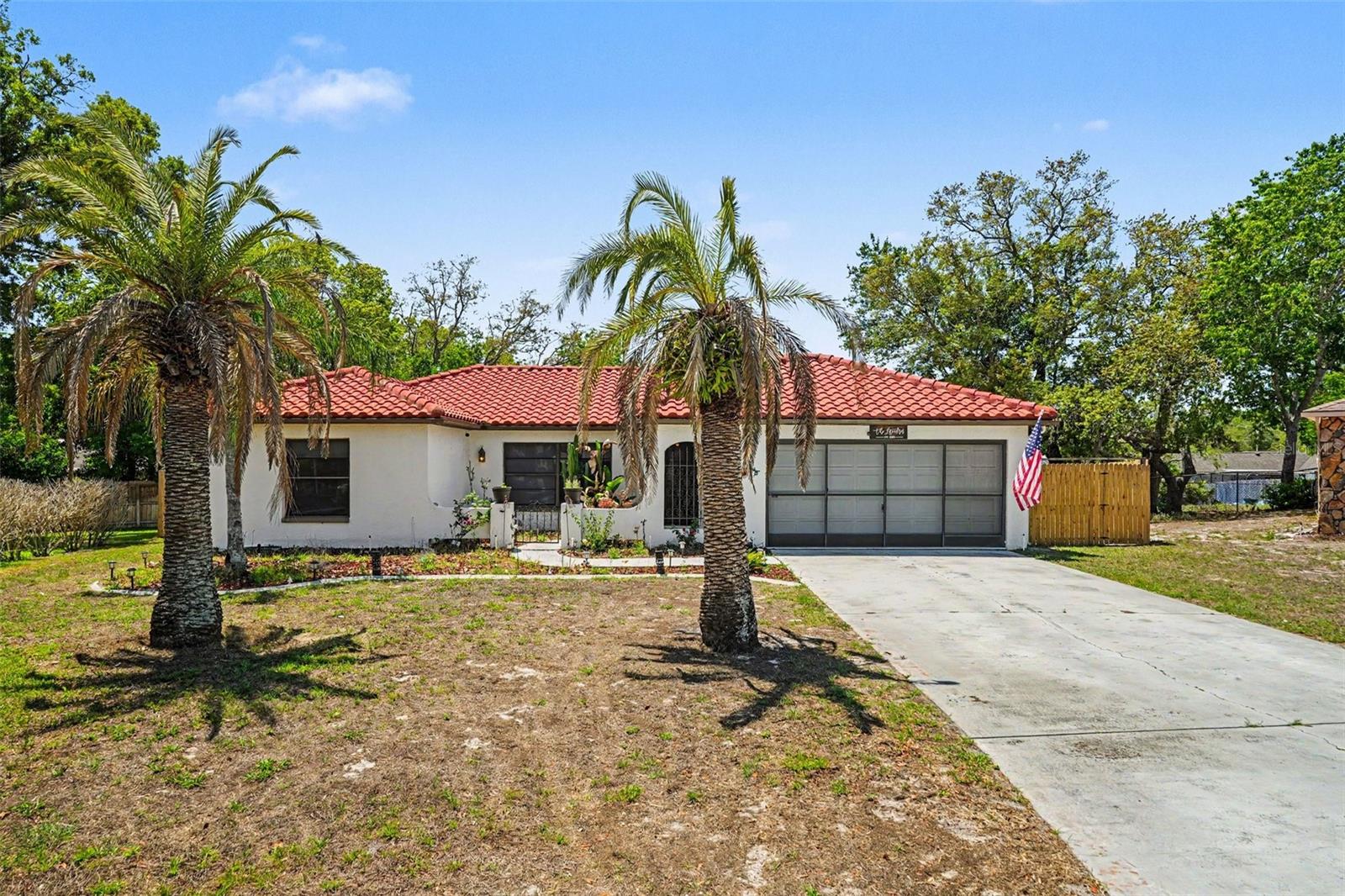 Single Family Residence em SPRING HILL, FL - Daniel Dourado