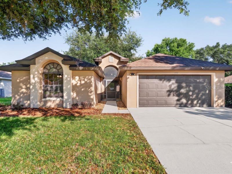 Single Family Residence in TAVARES, FL - Daniel Dourado