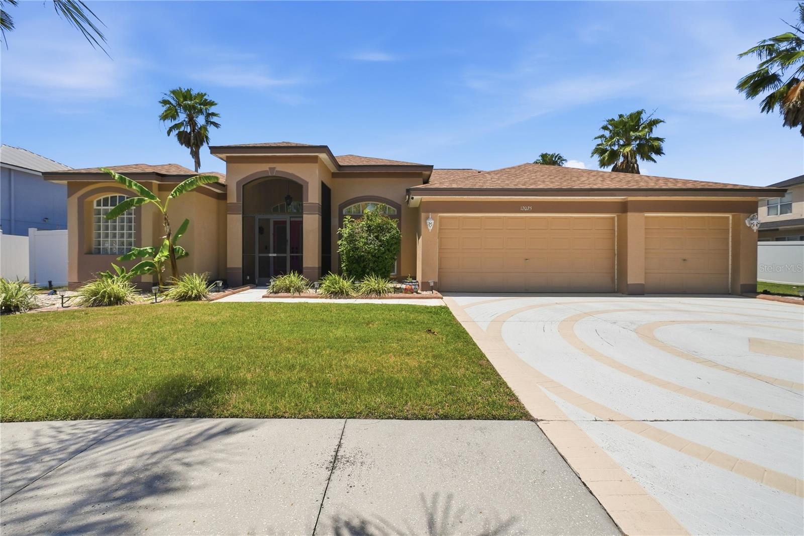 Single Family Residence in RIVERVIEW, FL - Daniel Dourado