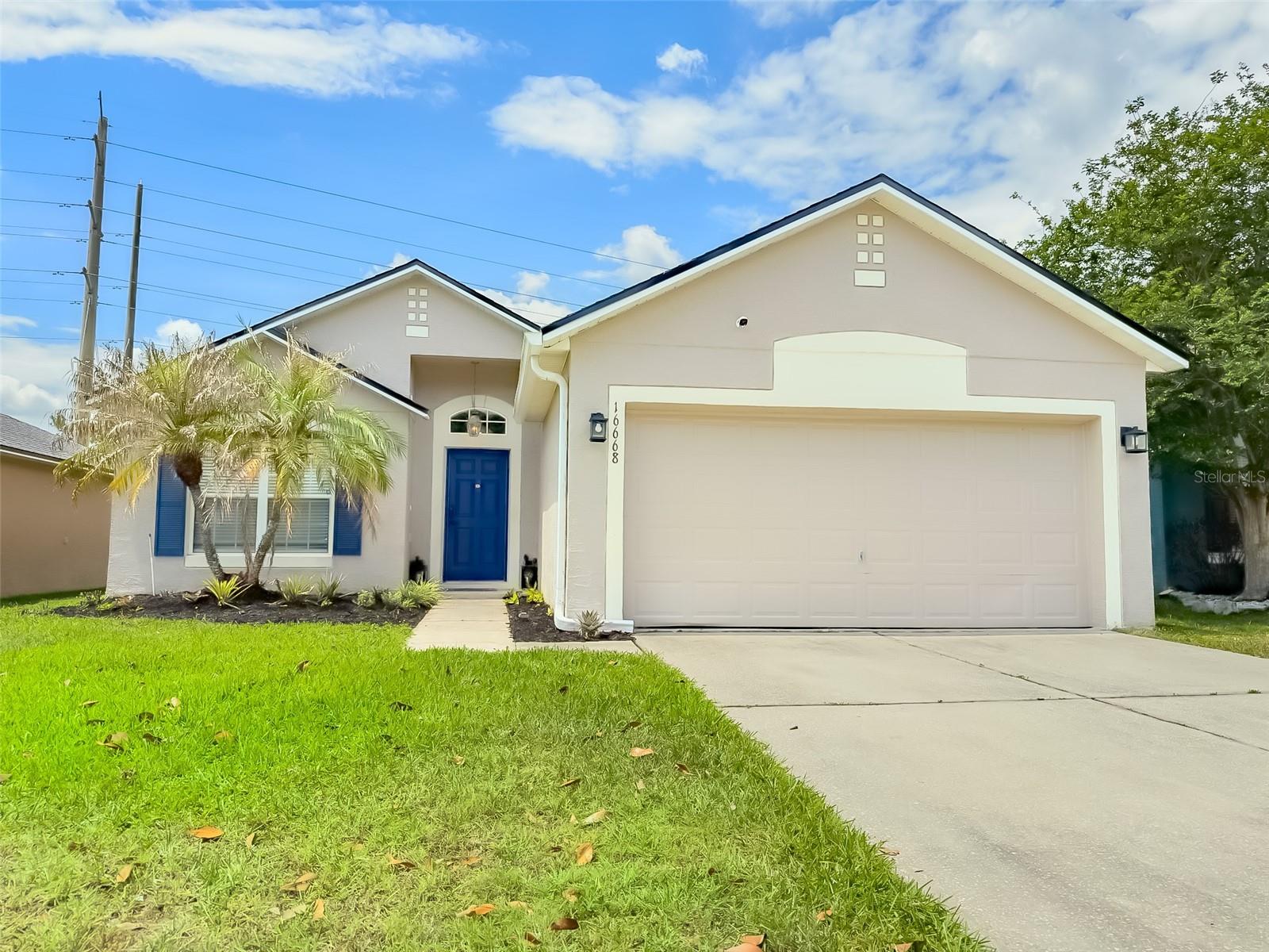 Single Family Residence in ORLANDO, FL - Daniel Dourado