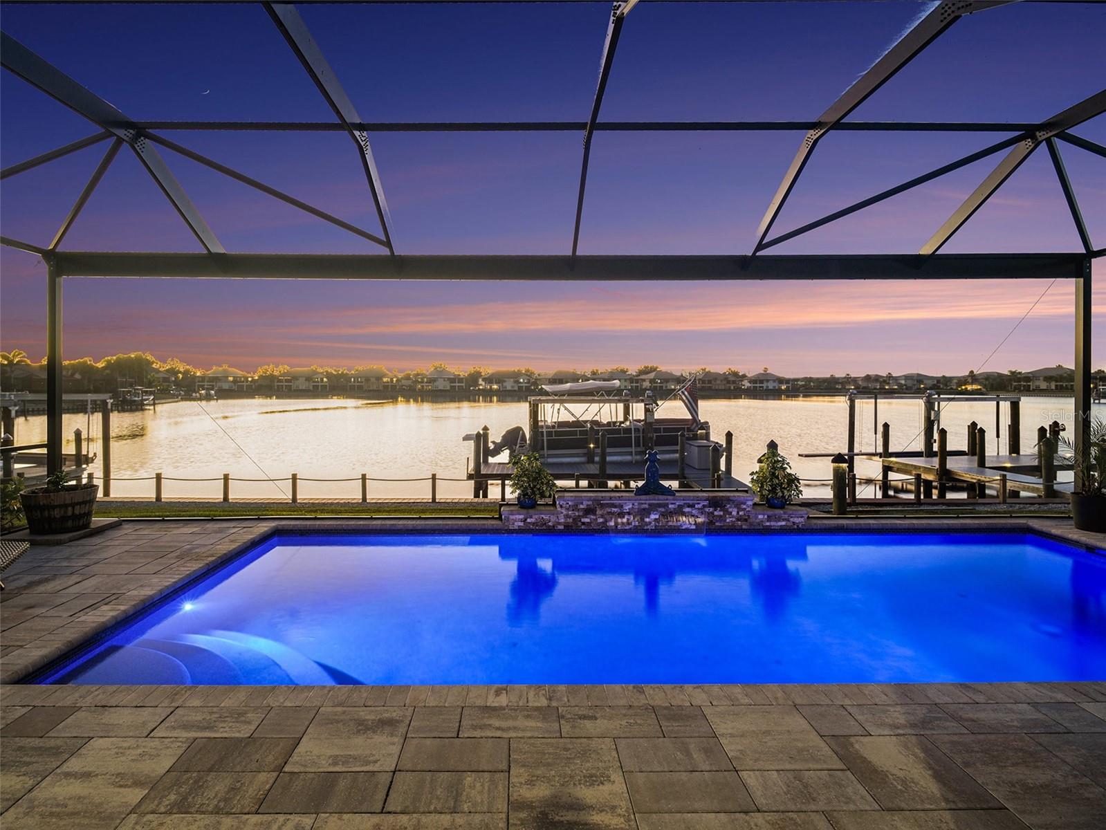 Single Family Residence in BRADENTON, FL - Daniel Dourado