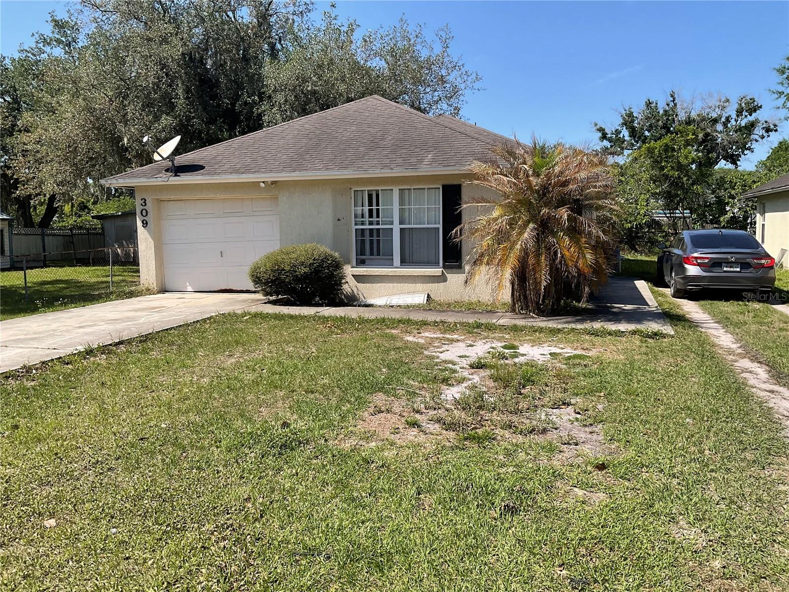 Single Family Residence in MULBERRY, FL - Daniel Dourado