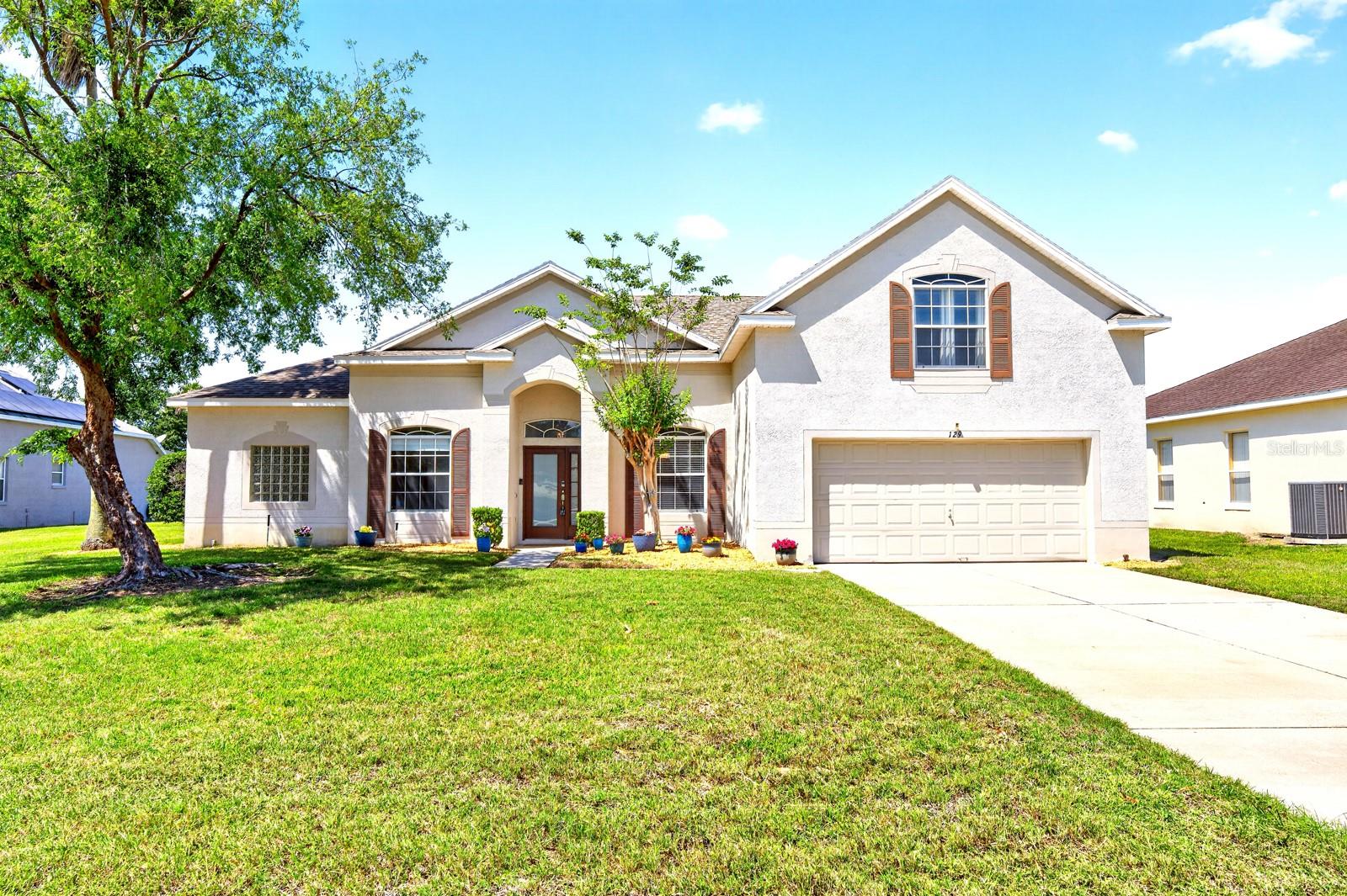 Single Family Residence in DAVENPORT, FL - Daniel Dourado
