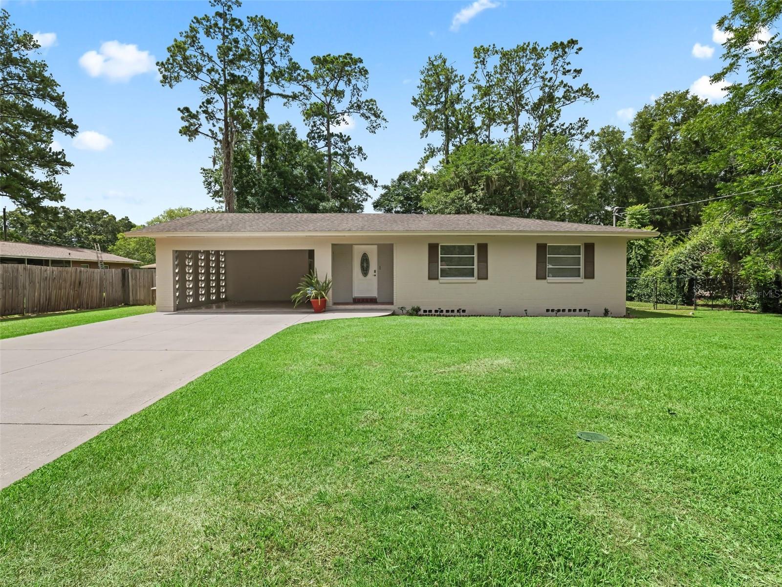 Single Family Residence in OCALA, FL - Daniel Dourado