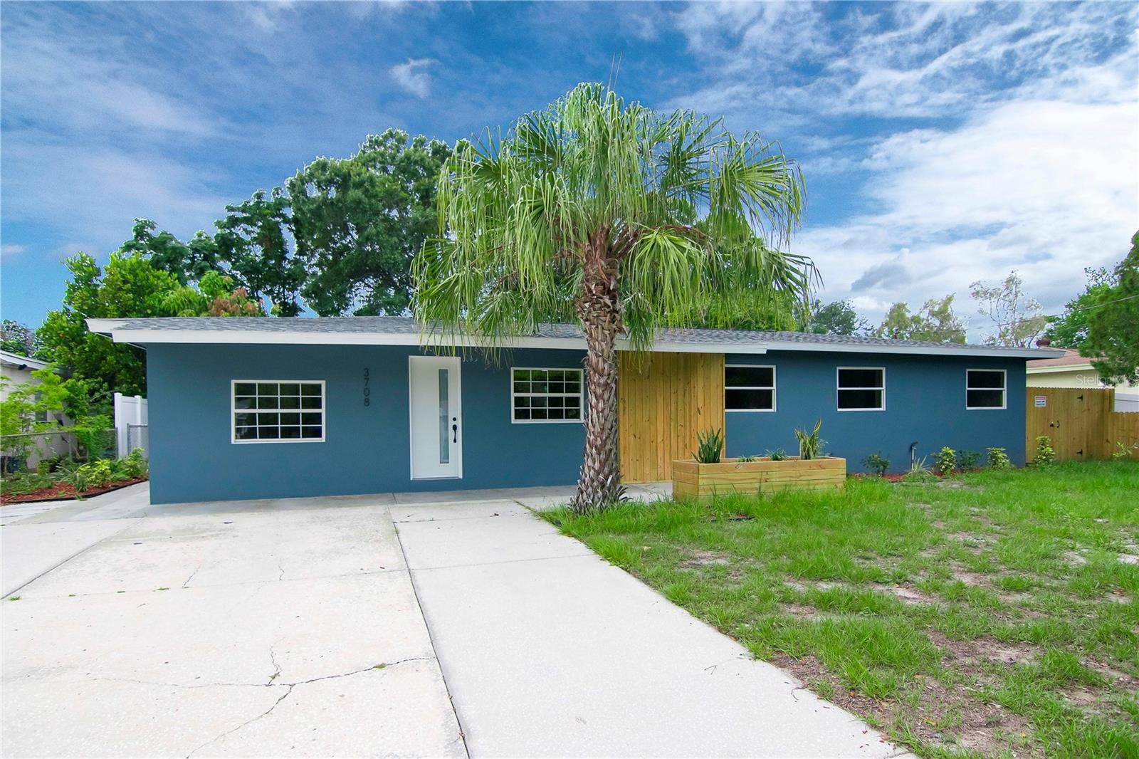 Single Family Residence in TAMPA, FL - Daniel Dourado