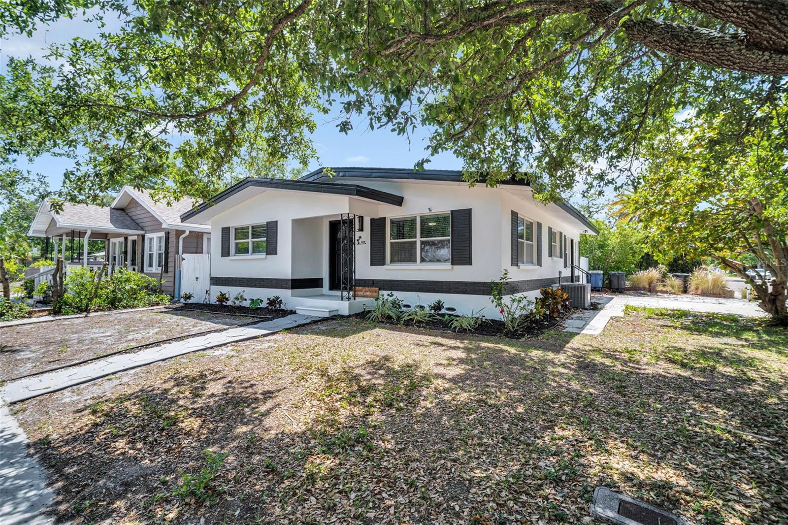 Single Family Residence in CLEARWATER, FL - Daniel Dourado