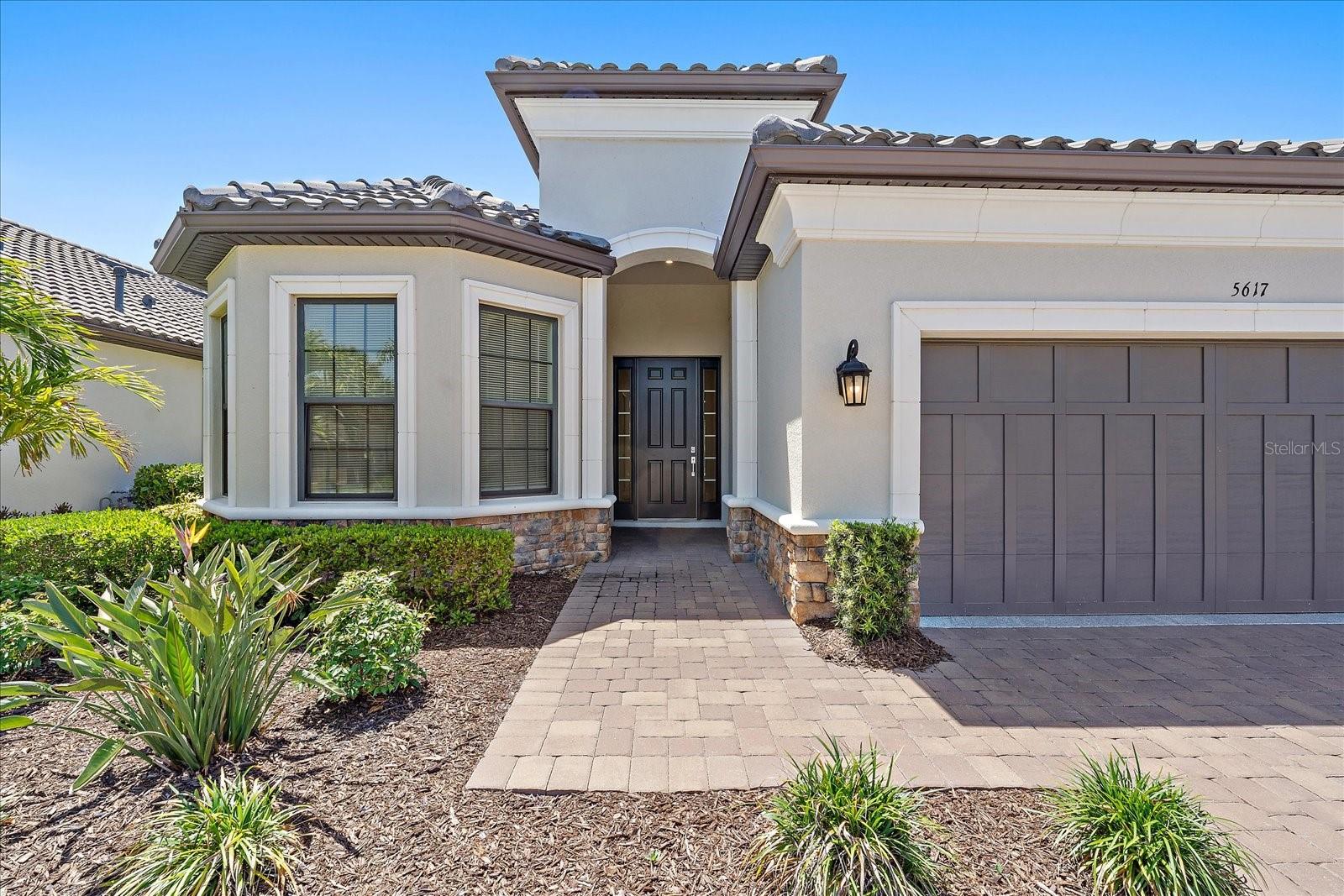 Single Family Residence in NOKOMIS, FL - Daniel Dourado