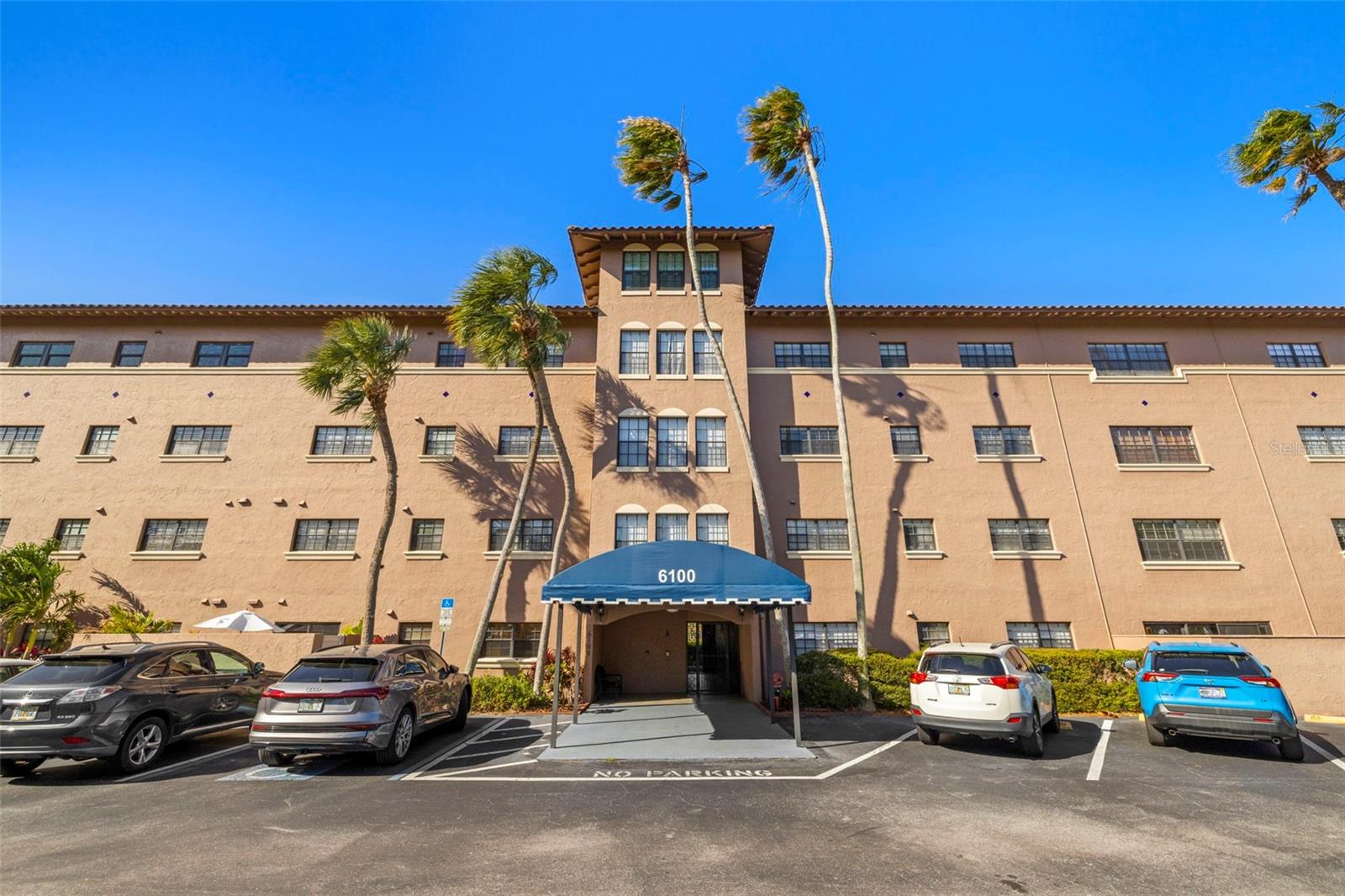 Condominium in GULFPORT, FL - Daniel Dourado