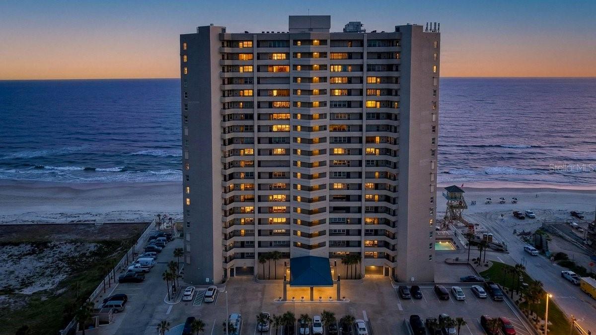 Condominium in DAYTONA BEACH, FL - Daniel Dourado