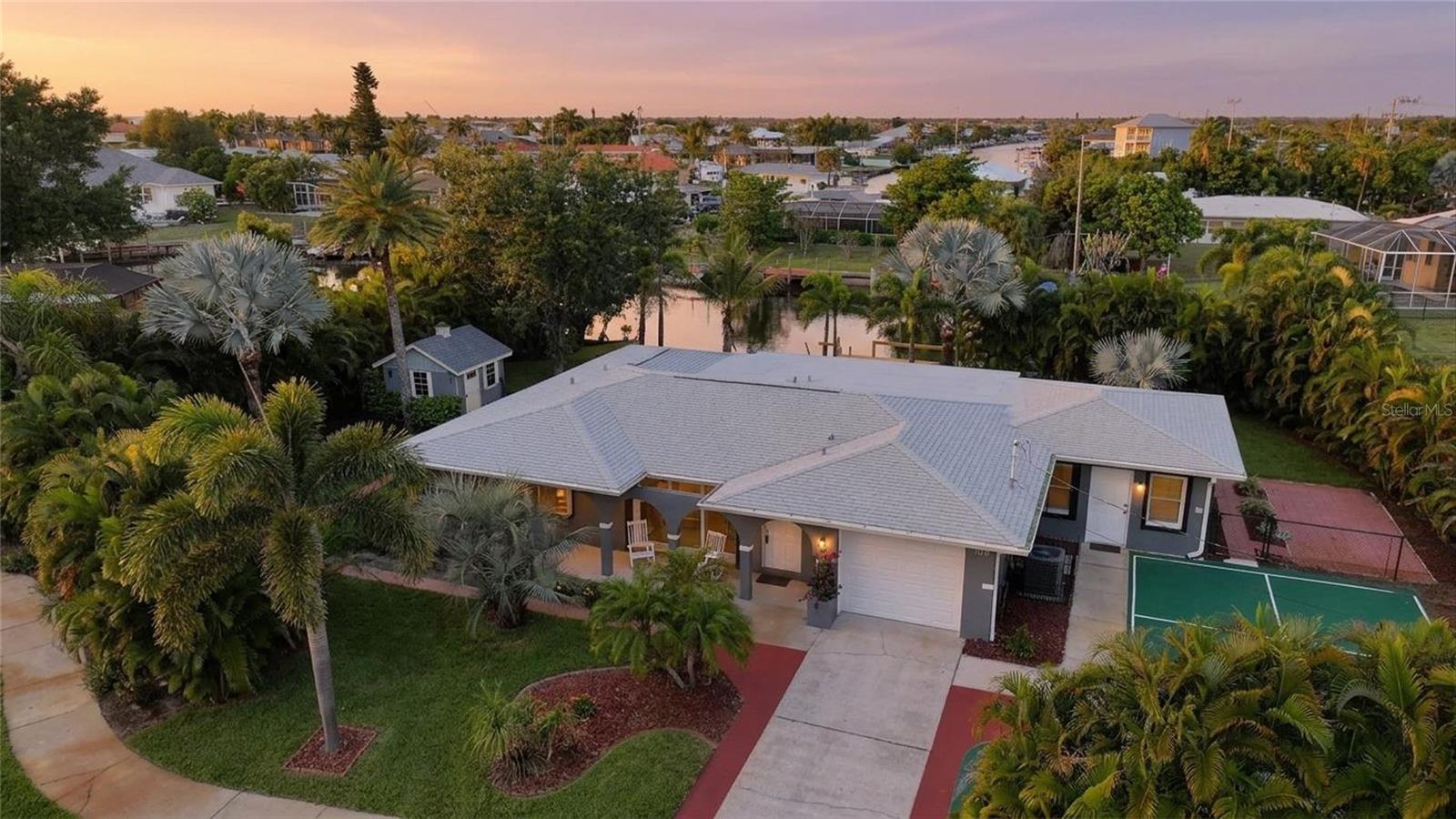 Single Family Residence in PORT CHARLOTTE, FL - Daniel Dourado